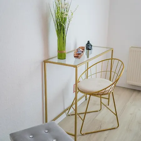 Golden Design Apartment, Zentral, Familie Und Business, 1000 Mbit Apartmán Duisburg